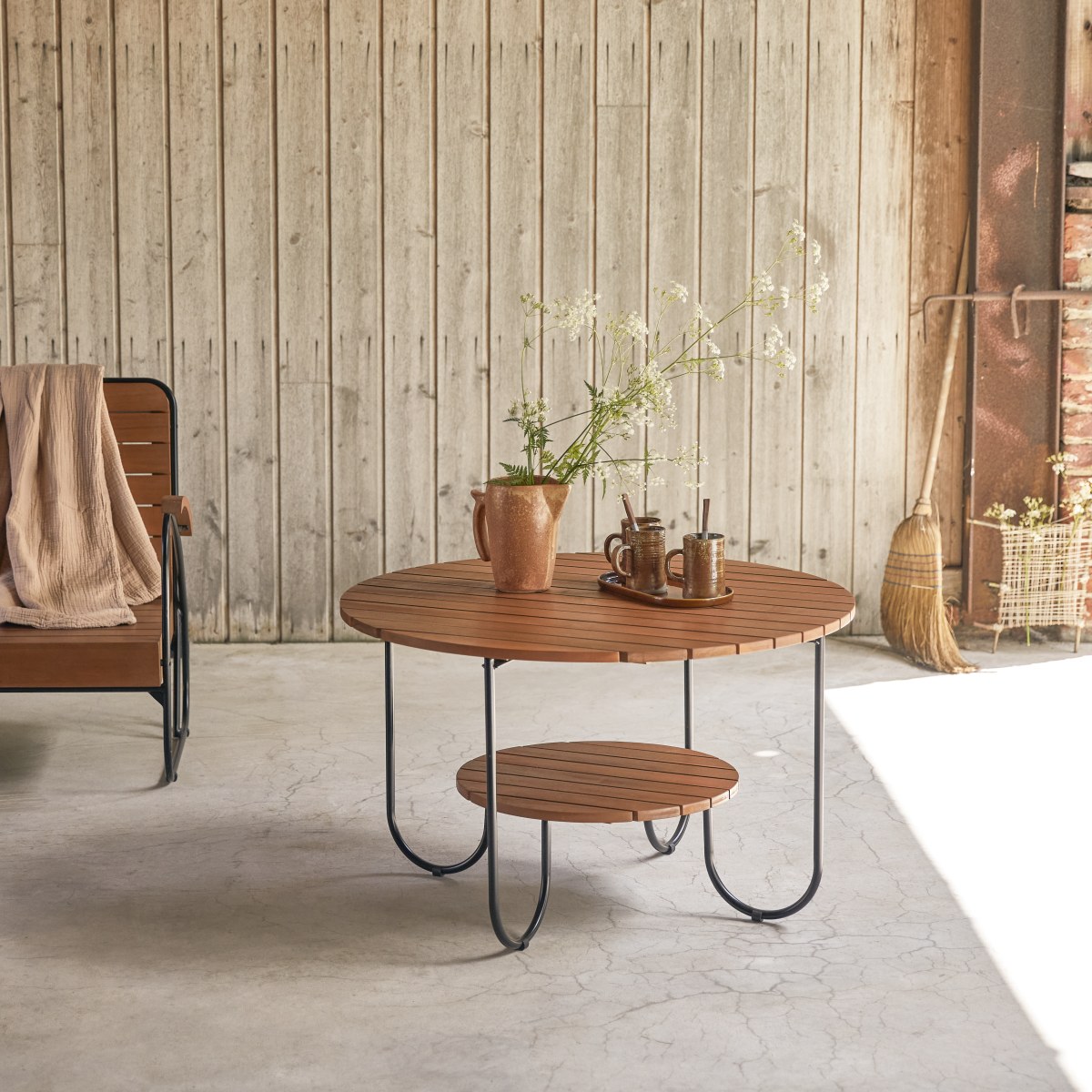 Table basse de jardin en bois d'acacia massif 90 Key Wood FSC - Tikamoon