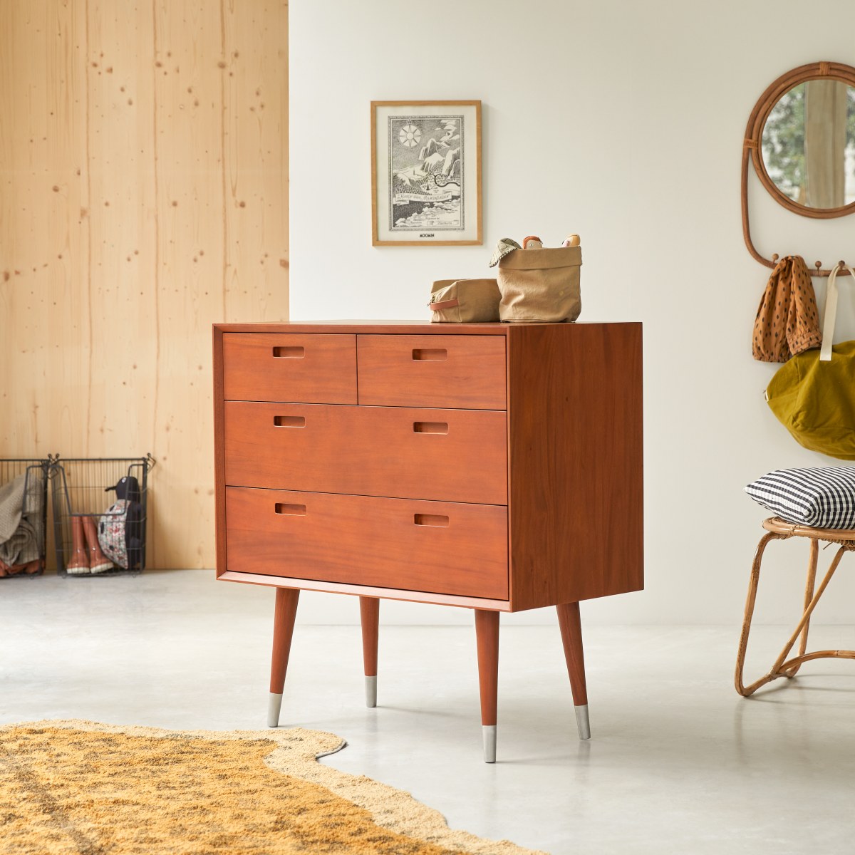 Commode enfant en bois d'acajou massif 4 tiroirs Magda 50's FSC® - Tikamoon