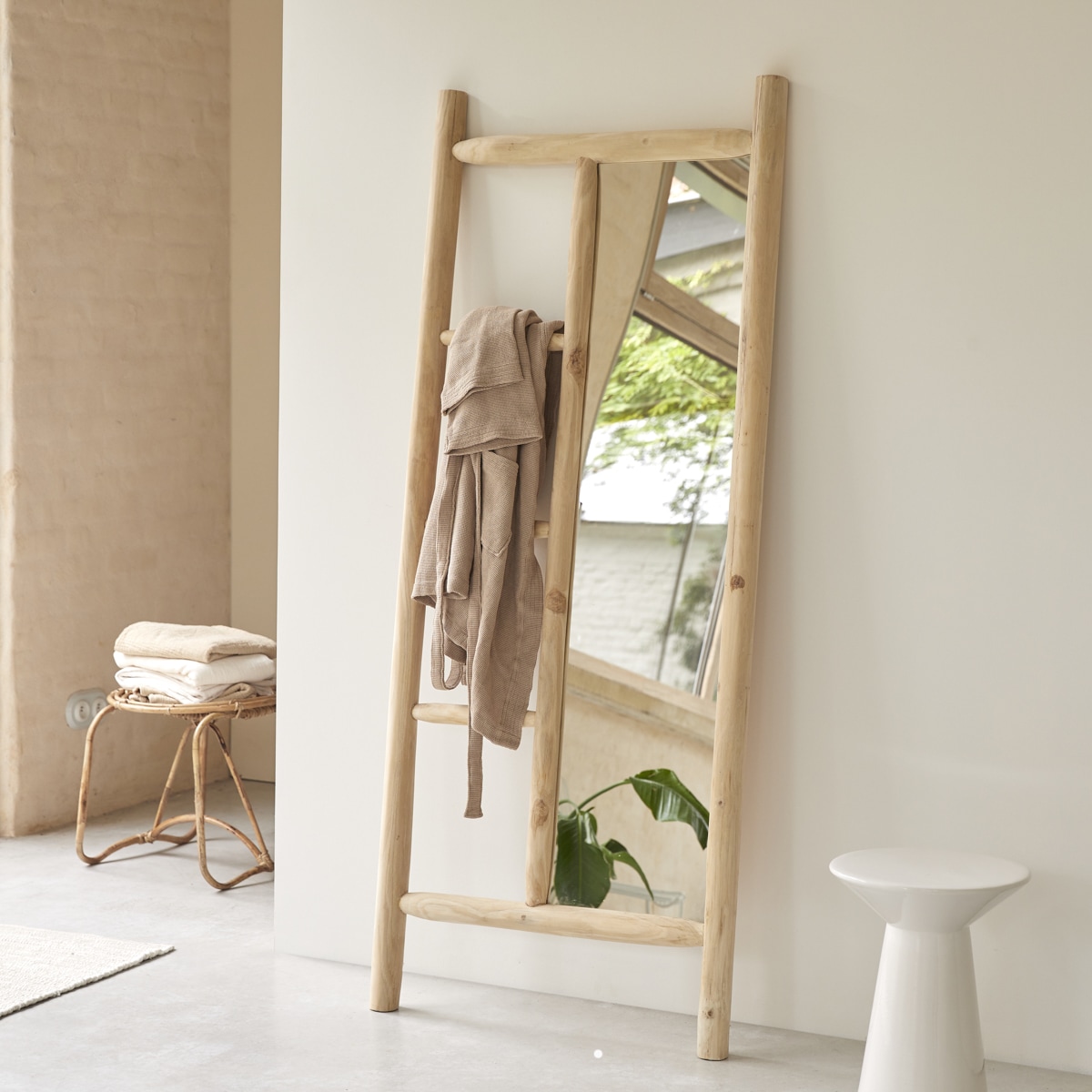 Marcel - Freestanding driftwood mirror