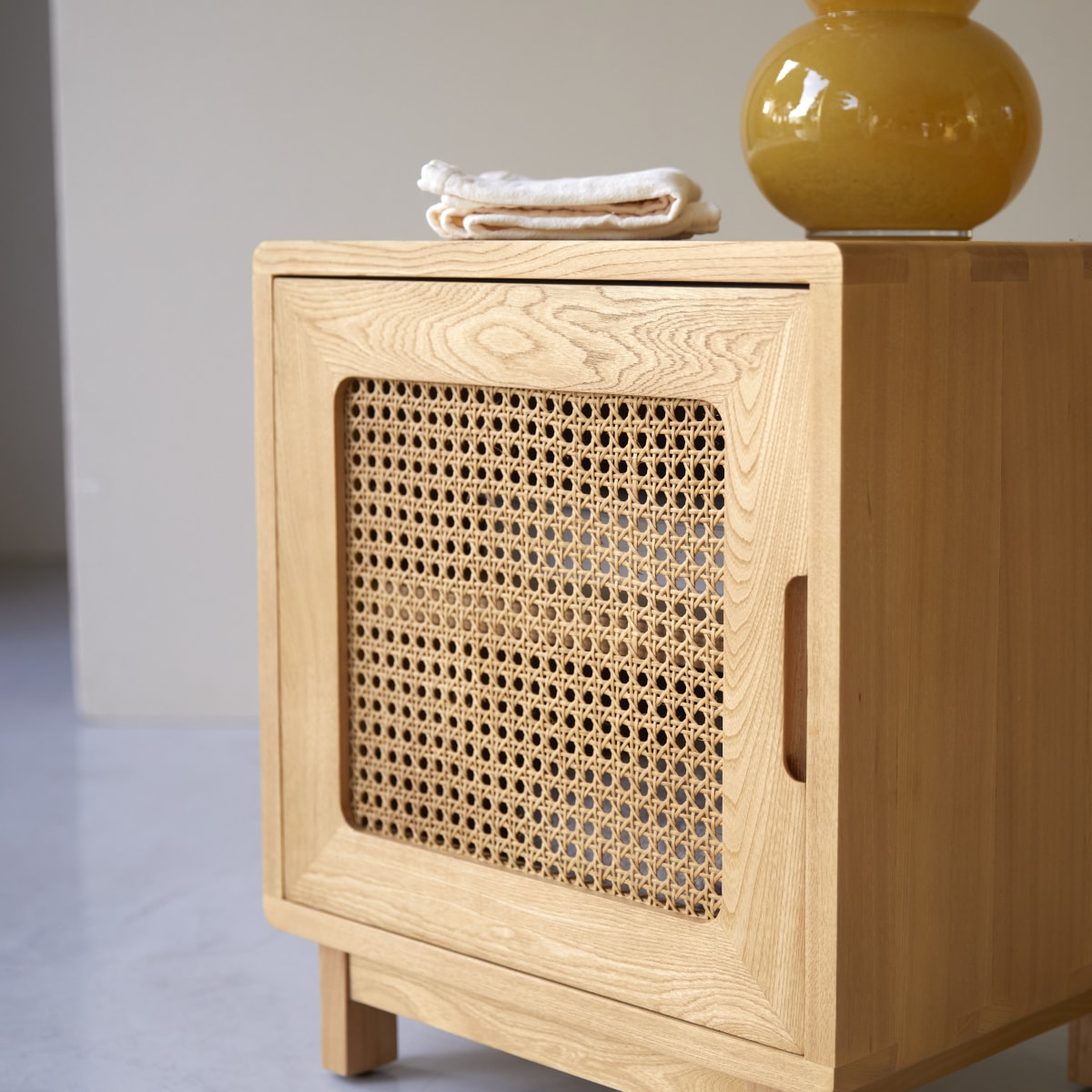 Luis Bedside table in solid elm and canework