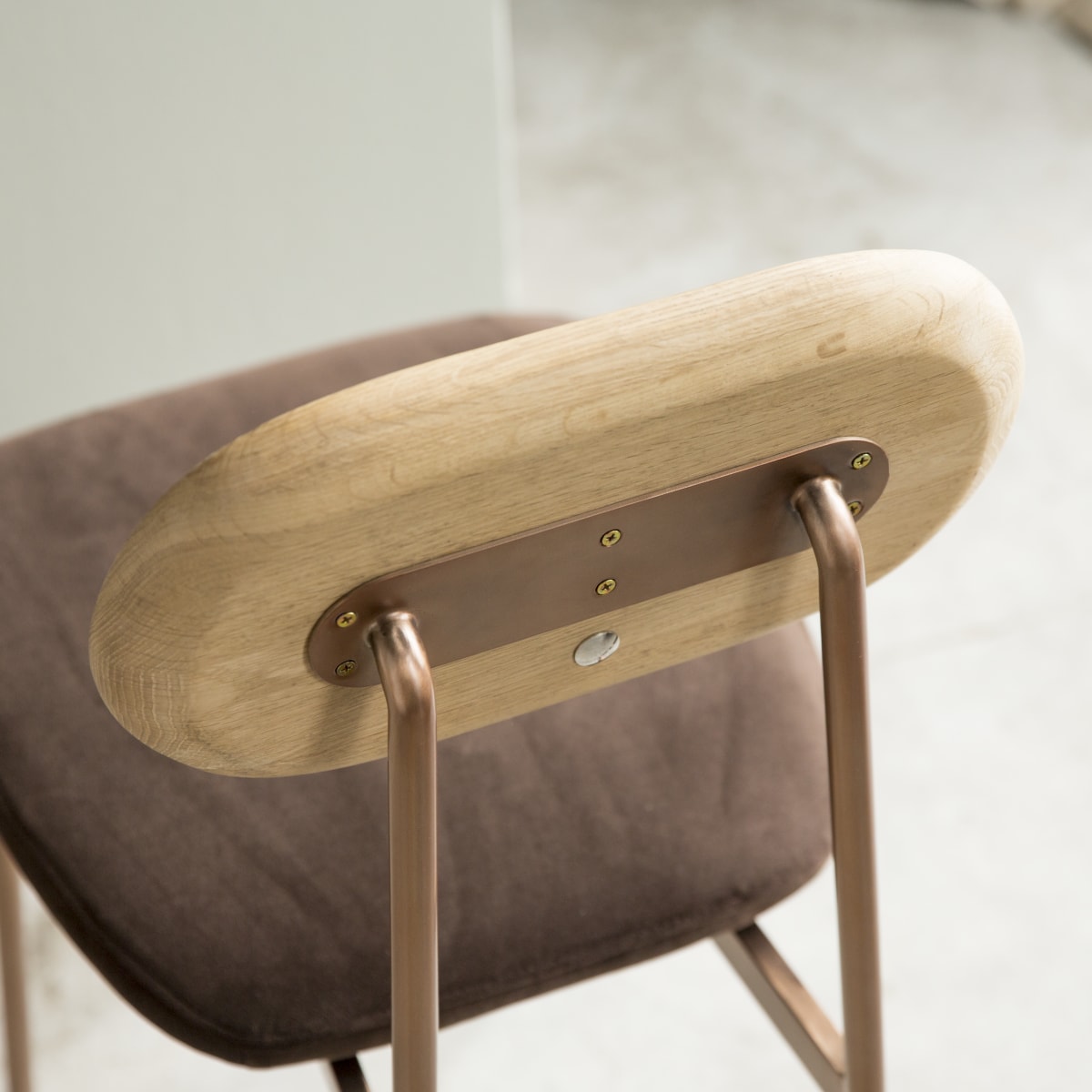 Yutapi - Set of 2 Brown Oak Chairs