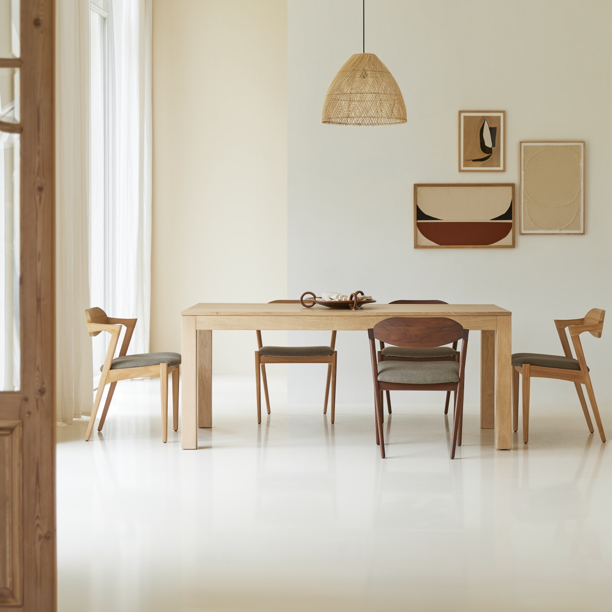 Eden - 6-10 seater solid oak extendable table