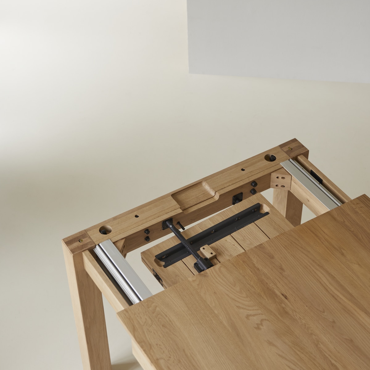 Eden - 6-10 seater solid oak extendable table