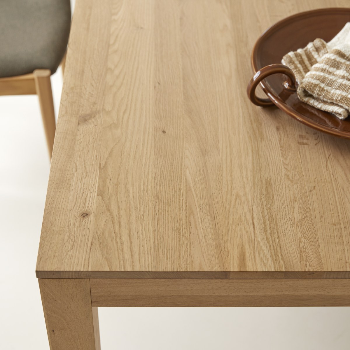 Eden - 6-10 seater solid oak extendable table