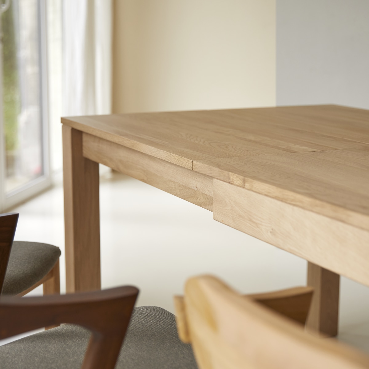 Eden - 6-10 seater solid oak extendable table
