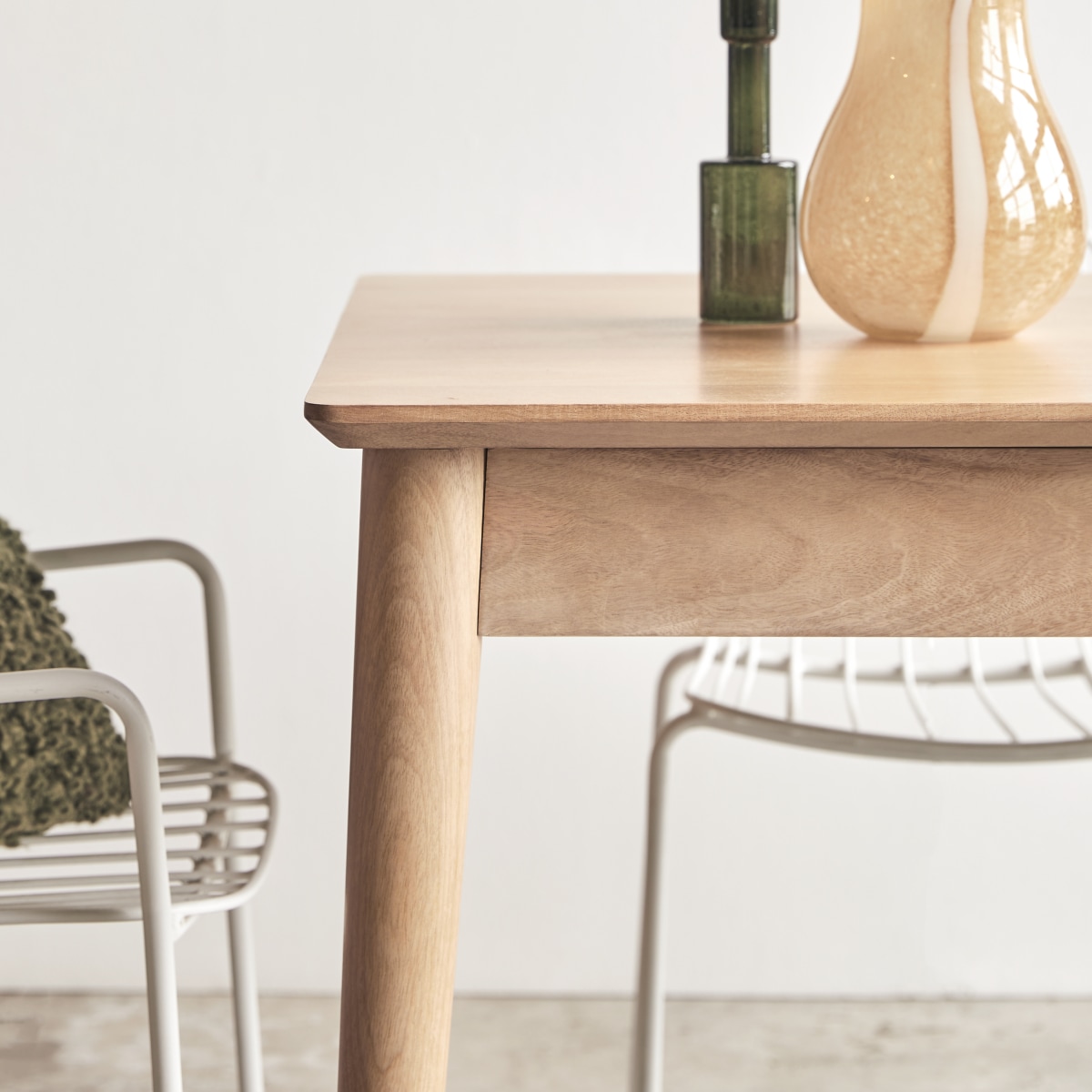 Cloé - Solid Mango Wood Extendable Table for 4 to 6 people