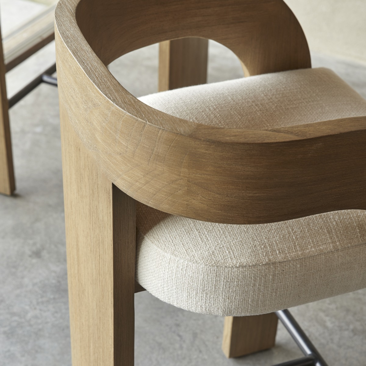 Boti - Silla alta de madera maciza de mindi y tela color crudo