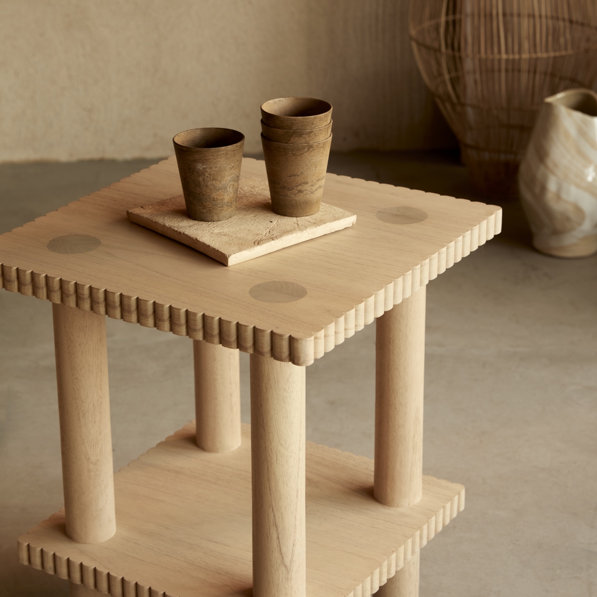 Mollie - Mesa auxiliar de madera de mindi