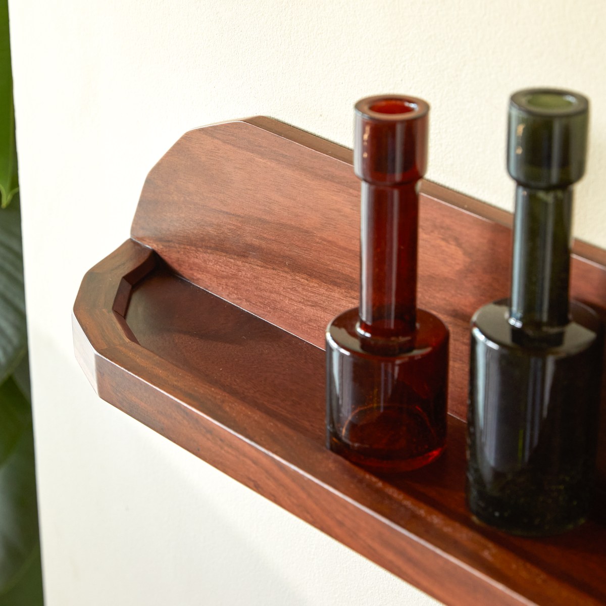 Jade - Wall shelf in solid sheesham wood 140 cm