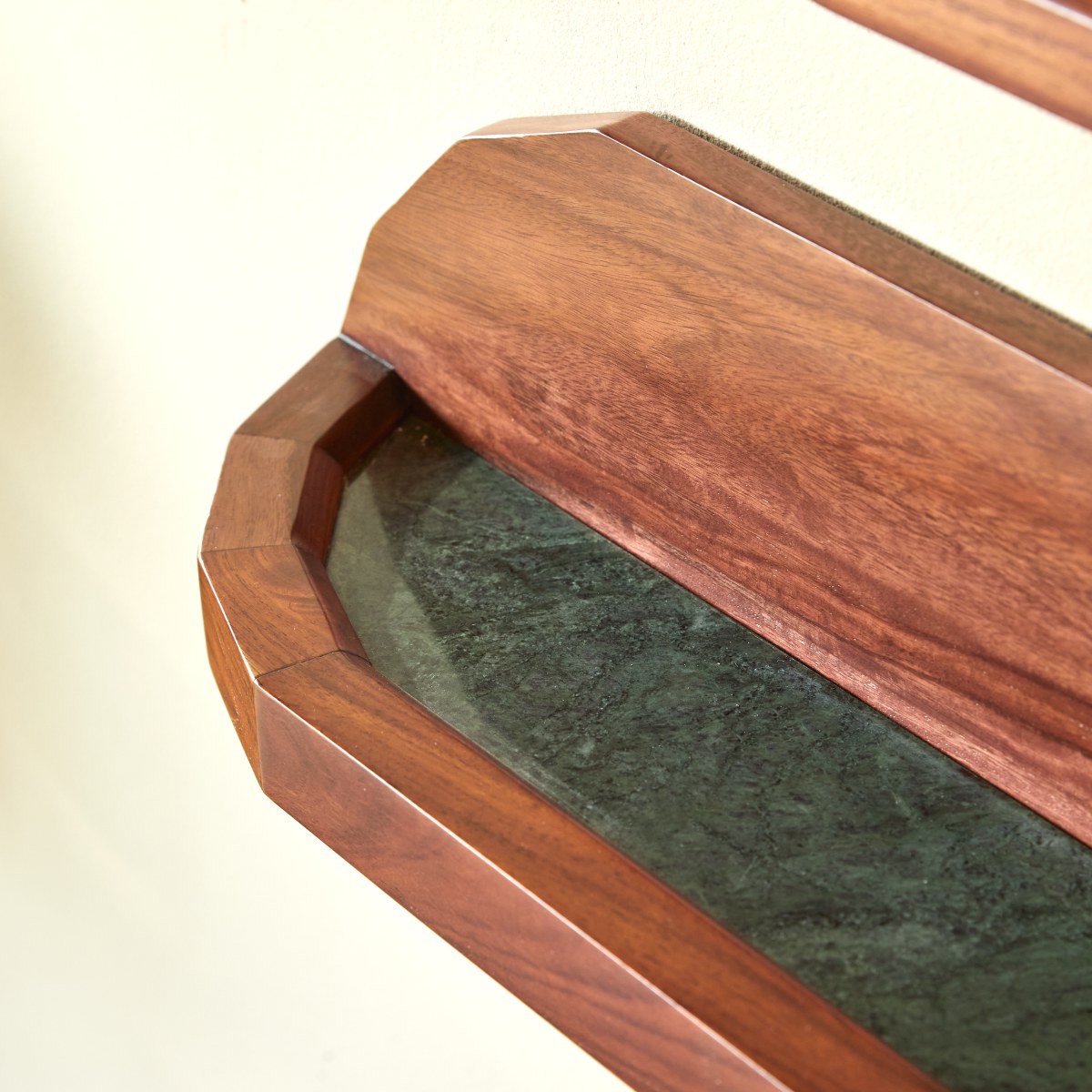 Jade - Wandregal aus massivem Palisander und Marmor, 60 cm