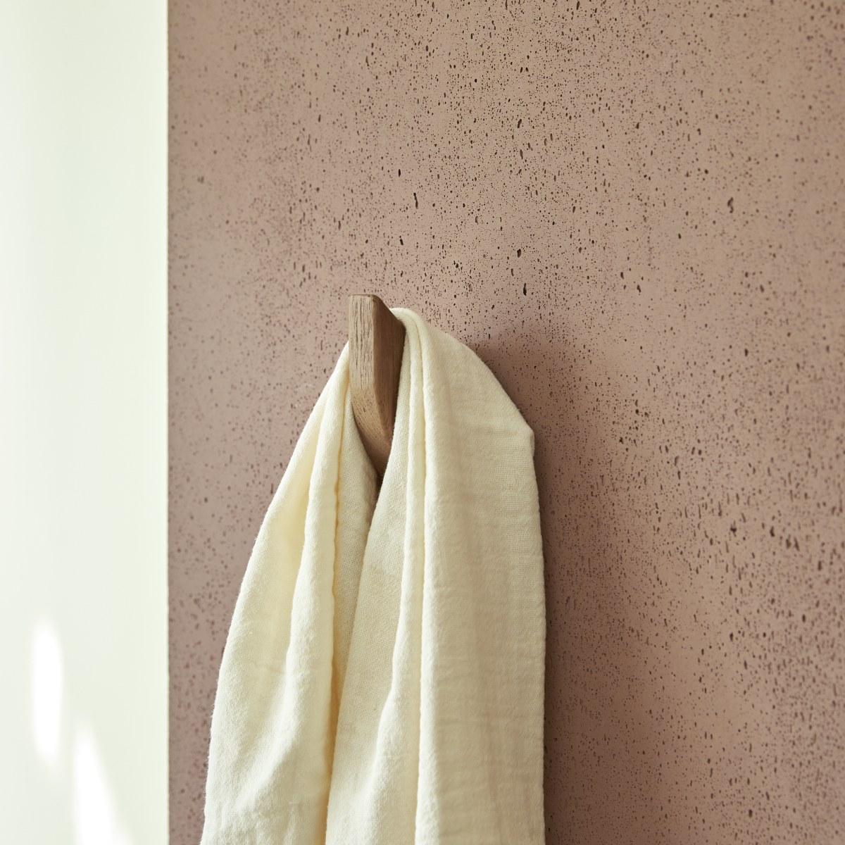 Lea - Solid ash coat hook