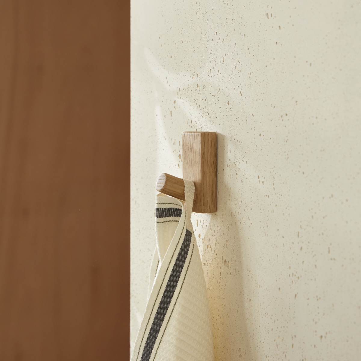 Sara - Solid oak coat hook