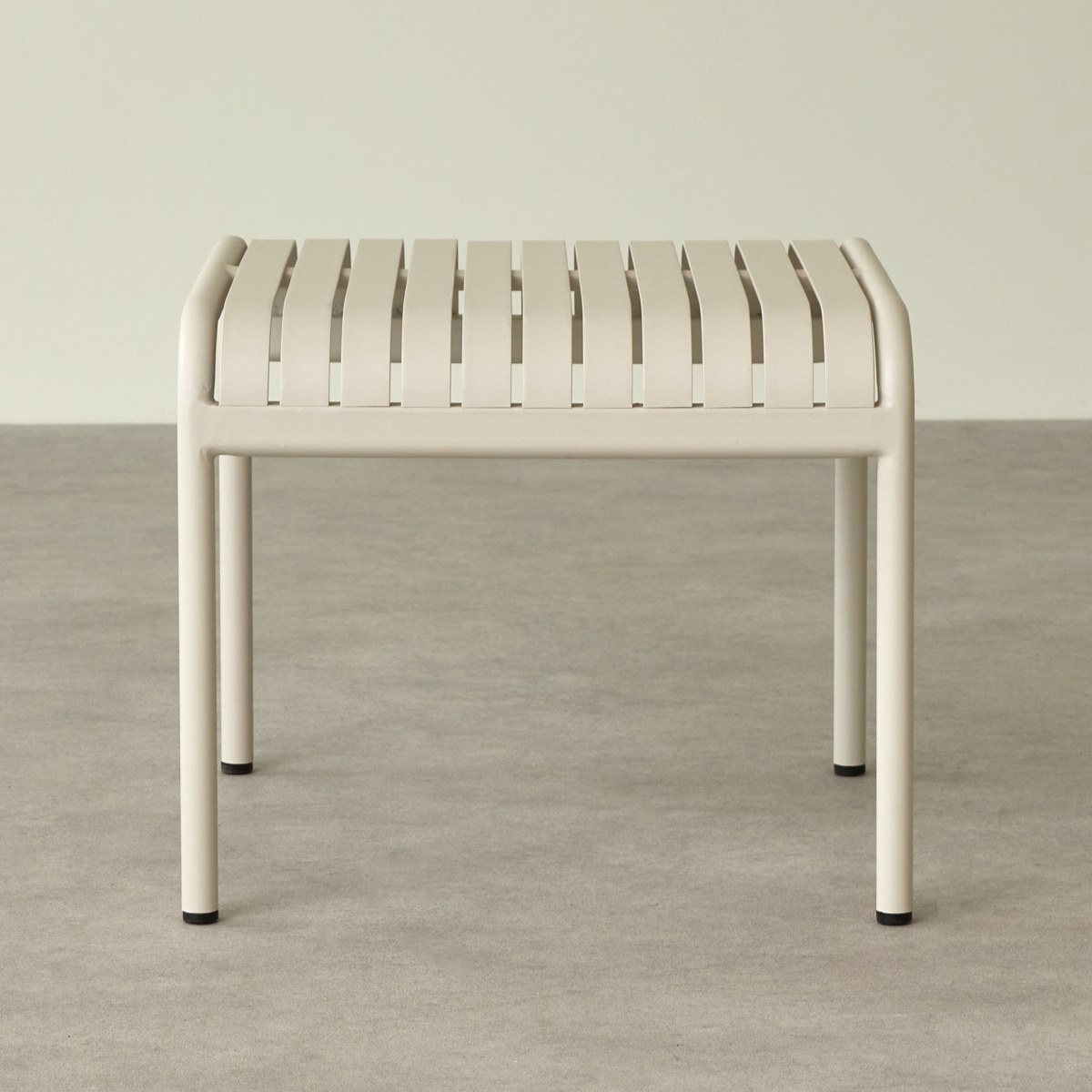 Gaby - Table d'appoint de jardin en métal cream