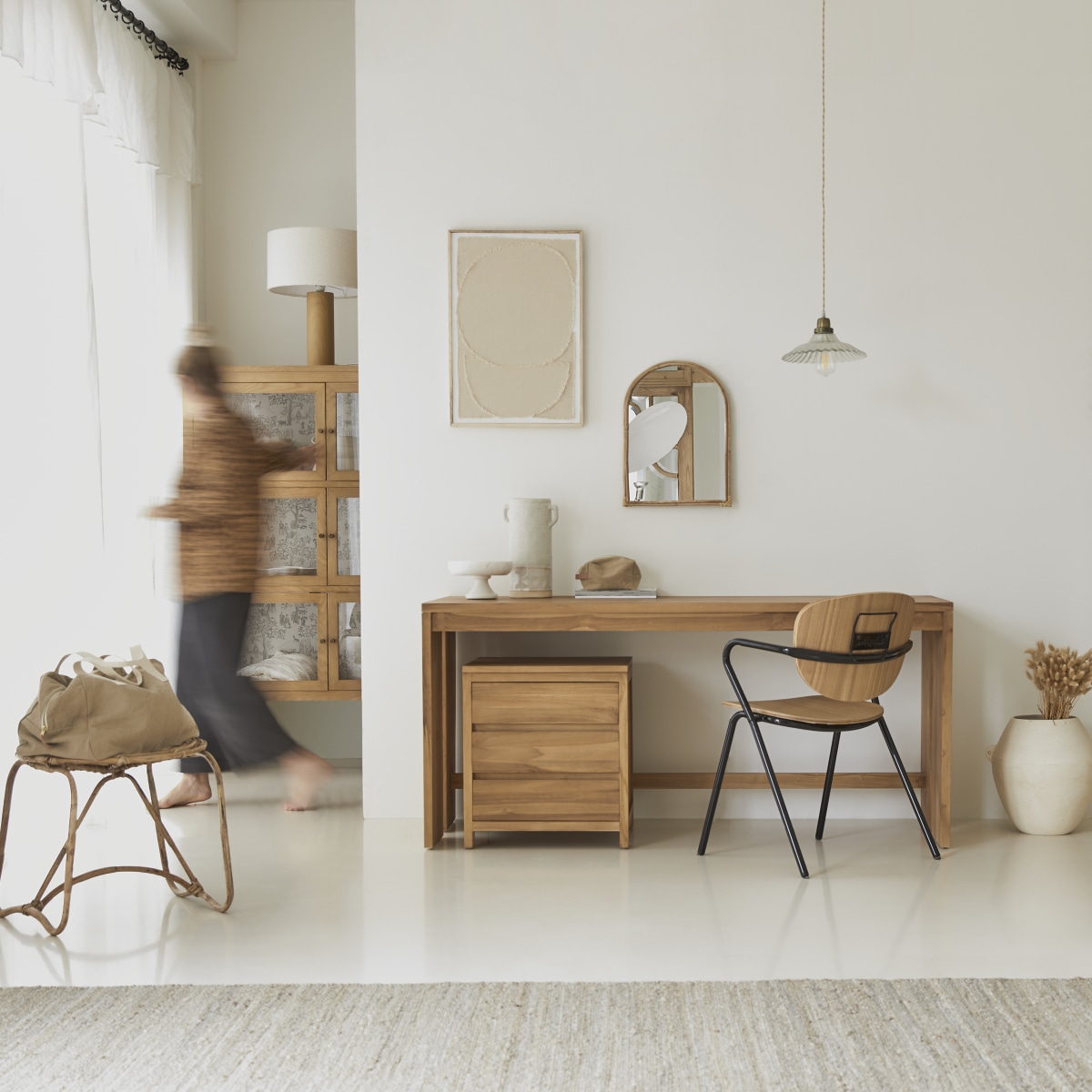 Bureau en bois de teck 160 Eden avec caisson de rangement Tikamoon