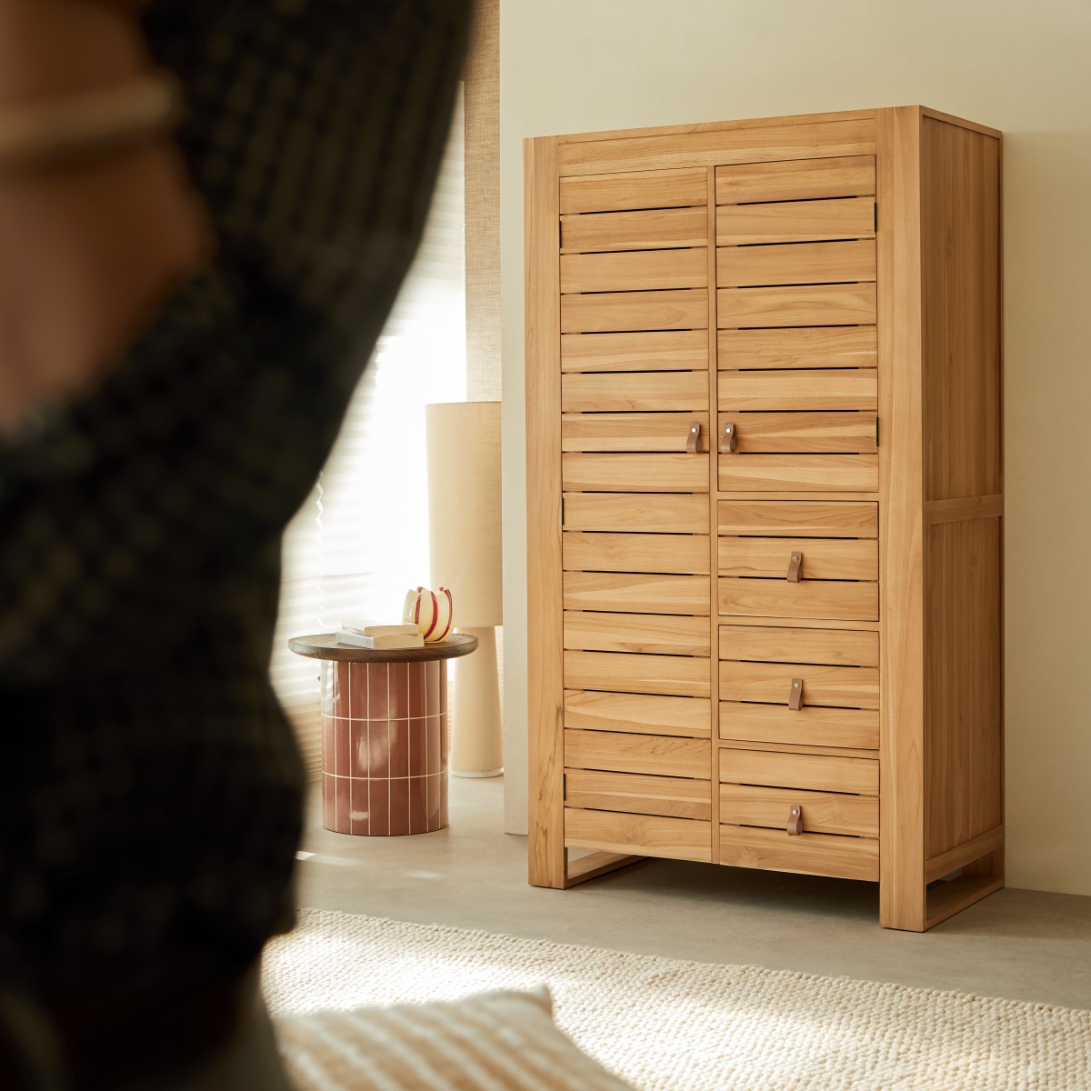 Minimalys - Kleiderschrank mit Kleiderstange aus massivem Teak