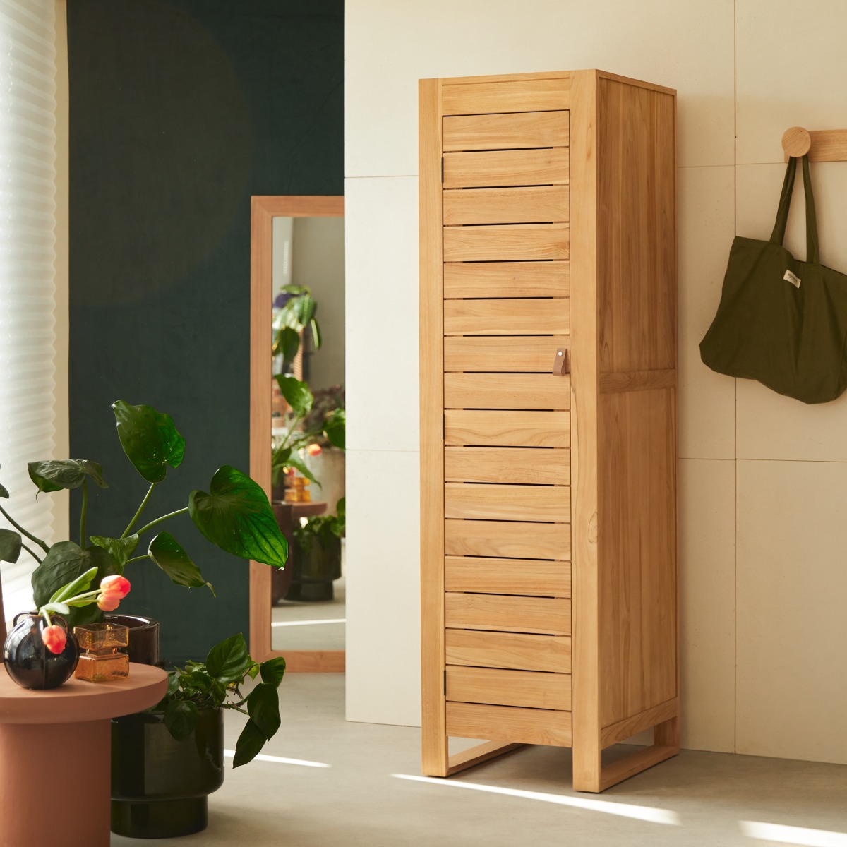 Minimalys - Schmaler Esszimmerschrank aus massivem Teakholz