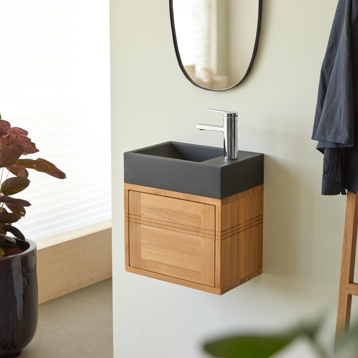 Basic - Badunterschrank aus massivem Teakholz und Marmor black