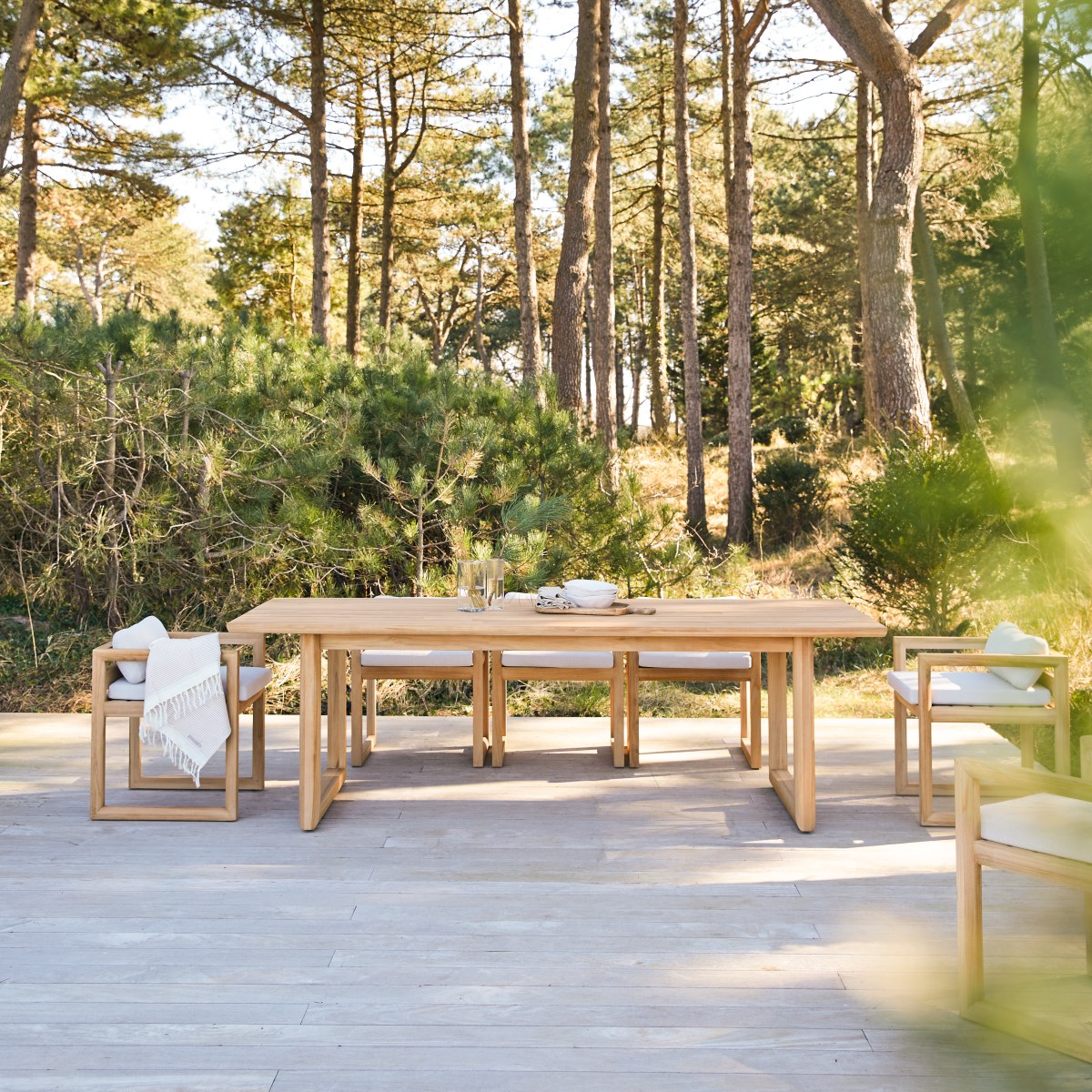 Gartentisch aus massivem Teakholz 8–10 Pers. – Gartenmöbel – Tikamoon