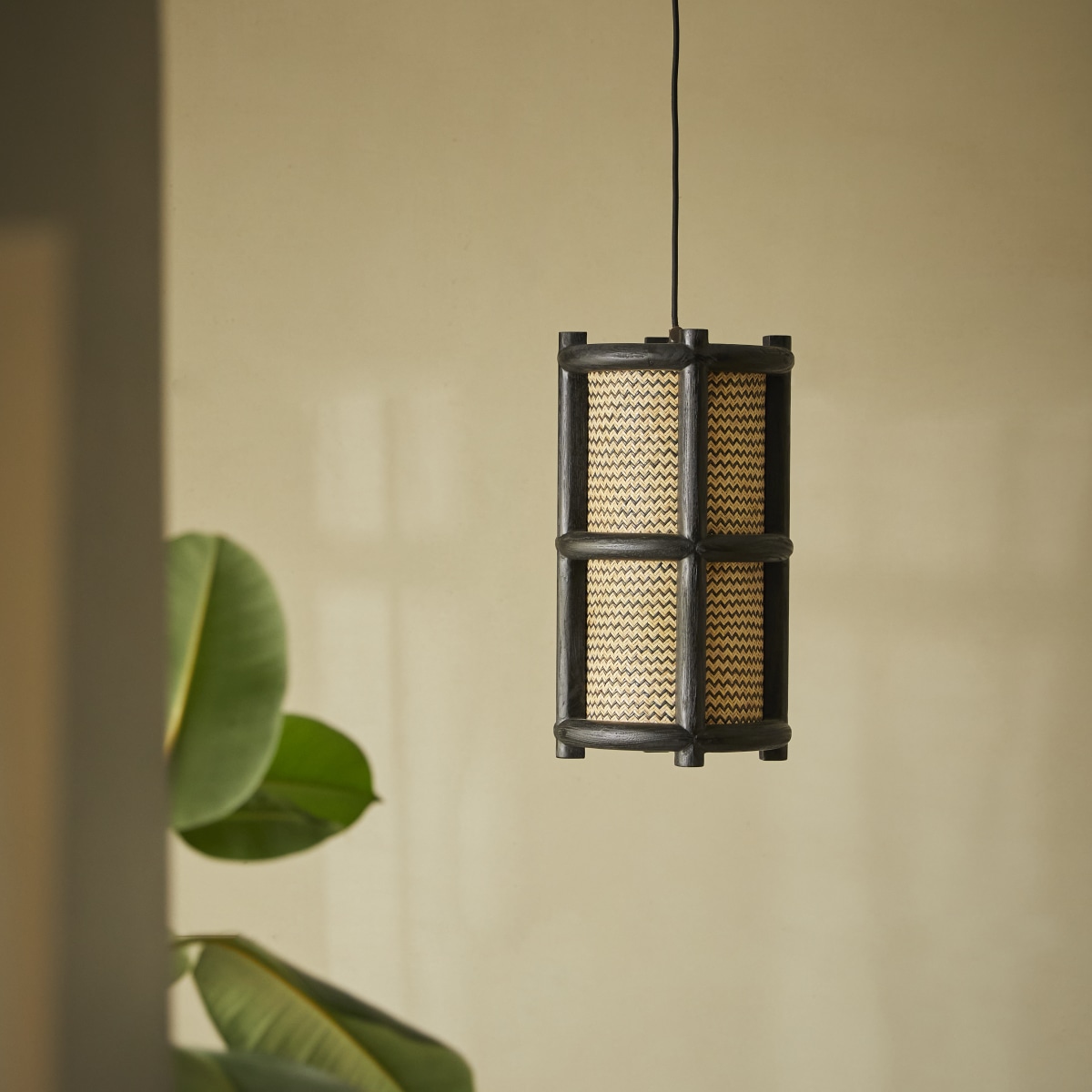 Ruby - Pendelleuchte aus Teak 47 cm