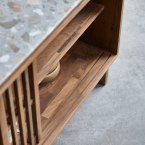 Isaure - Anrichte aus Nussbaum massiv und Premium-Terrazzo 160 cm