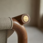 Opéra - Fauteuil van donker massief eikenhout en crèmekleurig fluweel