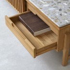 Isaure - Mueble para TV de teca maciza y terrazo prémium de 175 cm