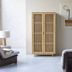 Luis - Armoire en orme massif et cannage