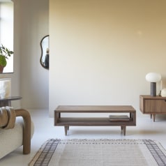 Jonàk - Table basse en noyer massif