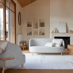 Hoya - Divano in legno di quercia massello e tessuto grigio, 2 posti