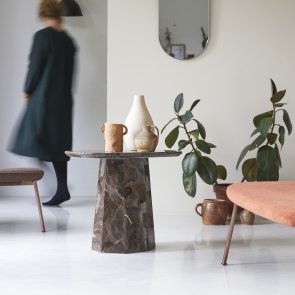 Keesog - Brown Marble pedestal Table