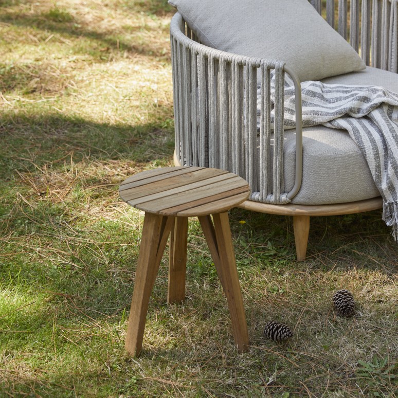 Katrine - Garden end table in solid reclaimed teak wood