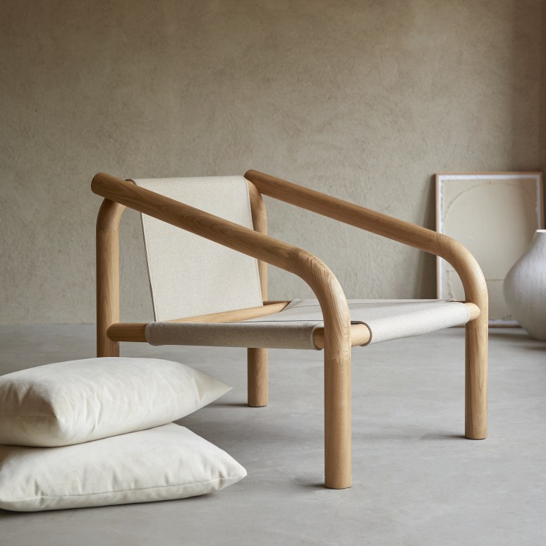 Opéra - Fauteuil van licht massief eikenhout en crèmekleurig fluweel