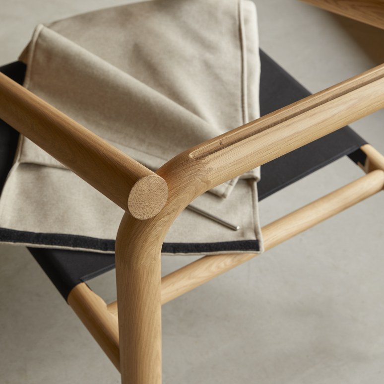 Opéra - Sillón de roble macizo claro y terciopelo color crema