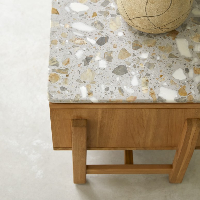 Isaure - Meuble TV en teck massif et terrazzo premium 175 cm